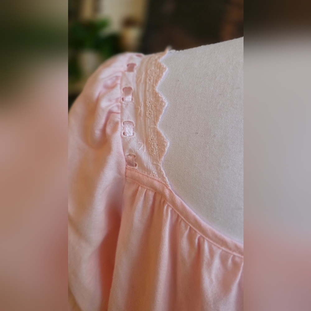 Vintage Victoria Secrets Light Pink Soft Cotton Night Gown w/ Lace Size Small - Picture 8 of 9